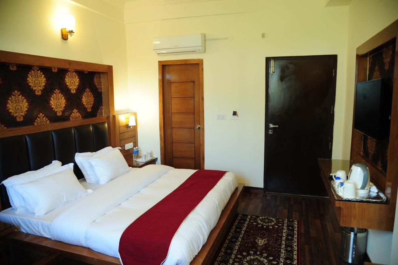 Hotel Grand Sharan Katra  Ngoại thất bức ảnh