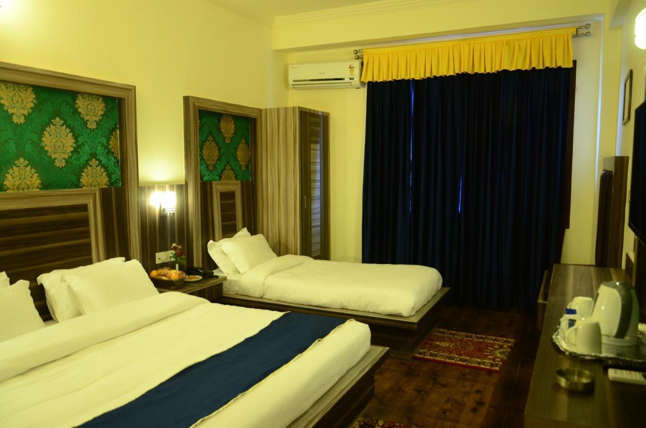 Hotel Grand Sharan Katra  Ngoại thất bức ảnh