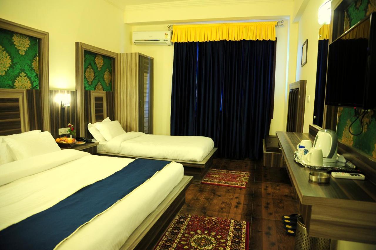 Hotel Grand Sharan Katra  Ngoại thất bức ảnh