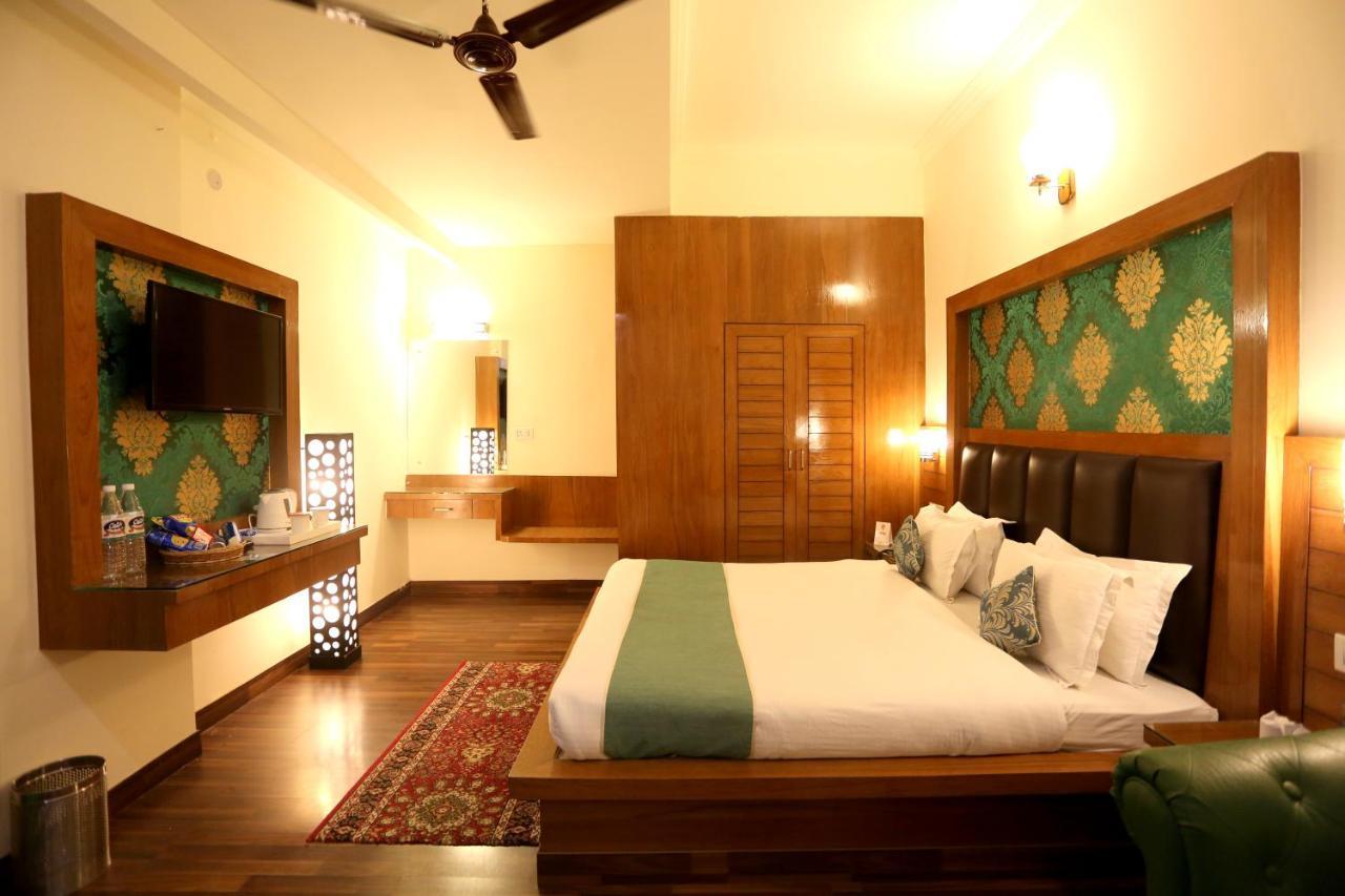 Hotel Grand Sharan Katra  Ngoại thất bức ảnh