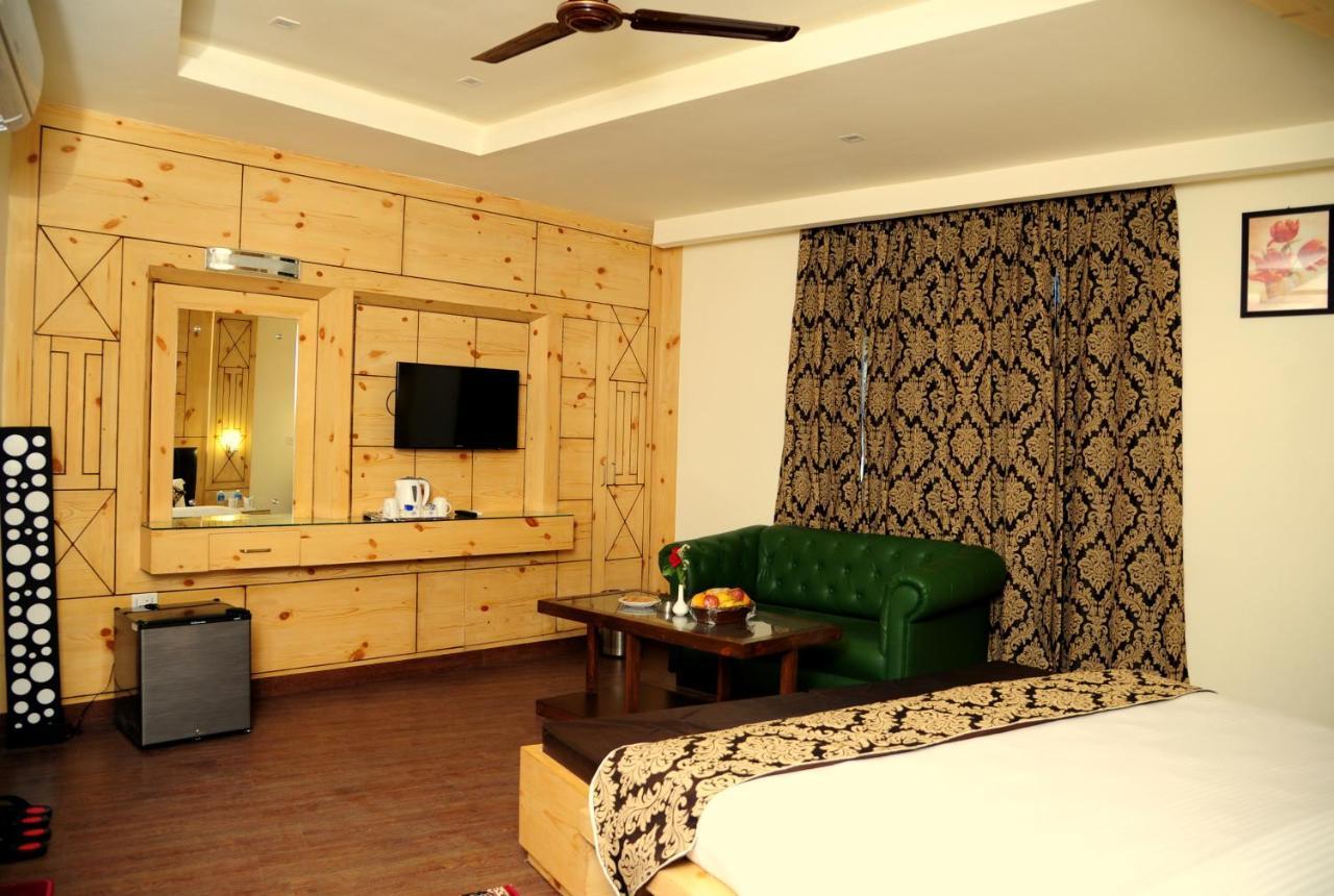 Hotel Grand Sharan Katra  Ngoại thất bức ảnh