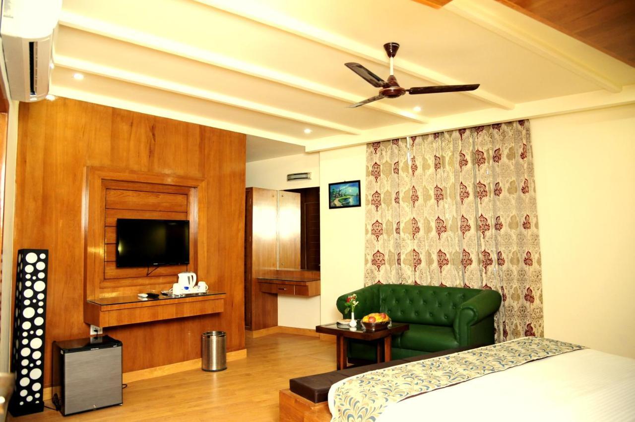 Hotel Grand Sharan Katra  Ngoại thất bức ảnh