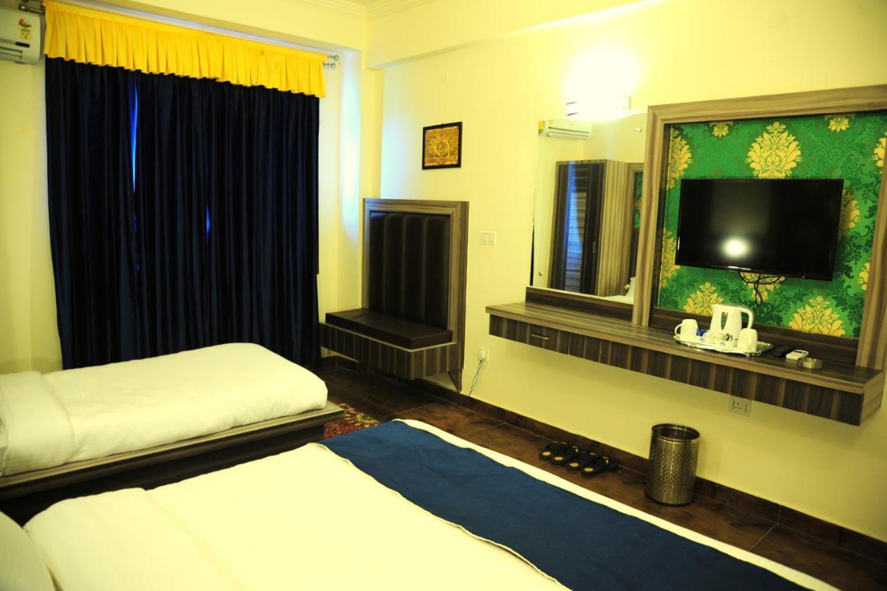 Hotel Grand Sharan Katra  Ngoại thất bức ảnh