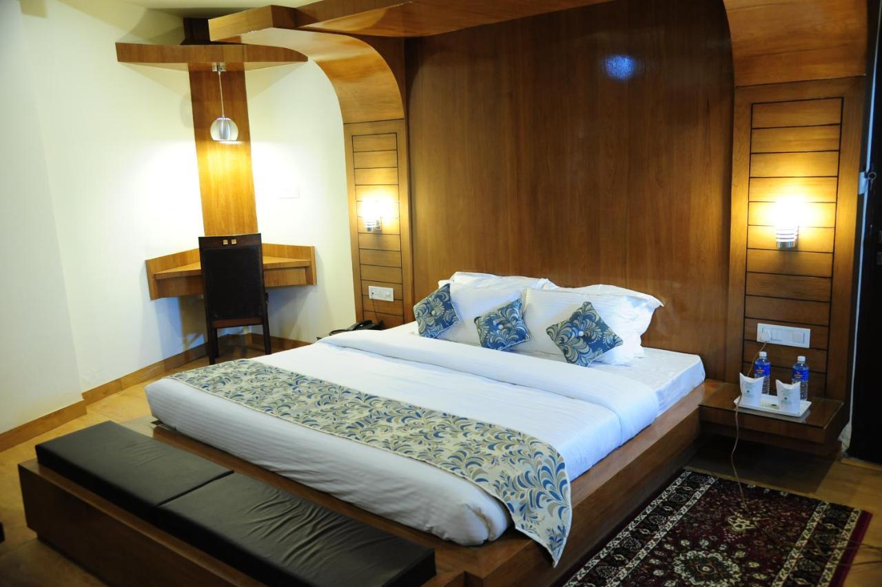 Hotel Grand Sharan Katra  Ngoại thất bức ảnh