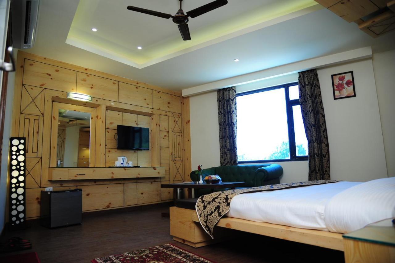 Hotel Grand Sharan Katra  Ngoại thất bức ảnh