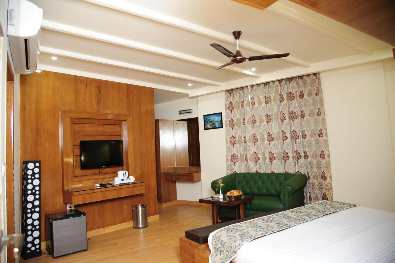 Hotel Grand Sharan Katra  Ngoại thất bức ảnh
