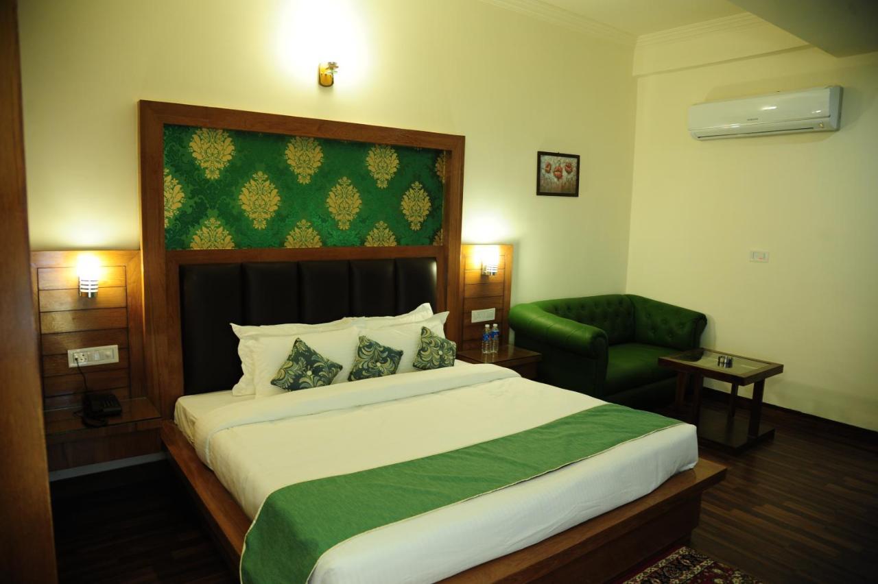Hotel Grand Sharan Katra  Ngoại thất bức ảnh