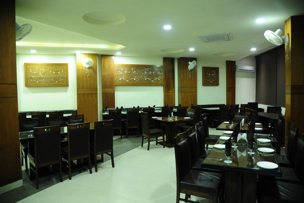Hotel Grand Sharan Katra  Ngoại thất bức ảnh
