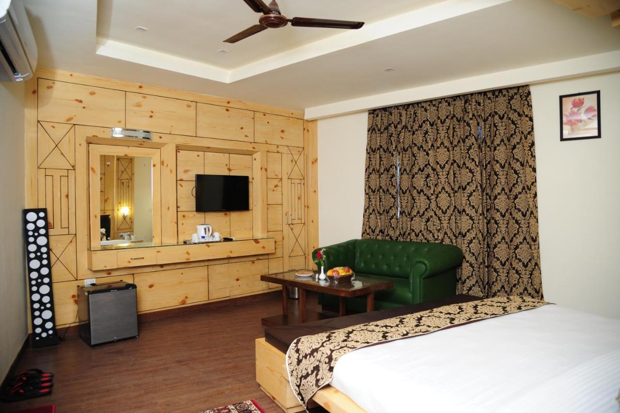 Hotel Grand Sharan Katra  Ngoại thất bức ảnh